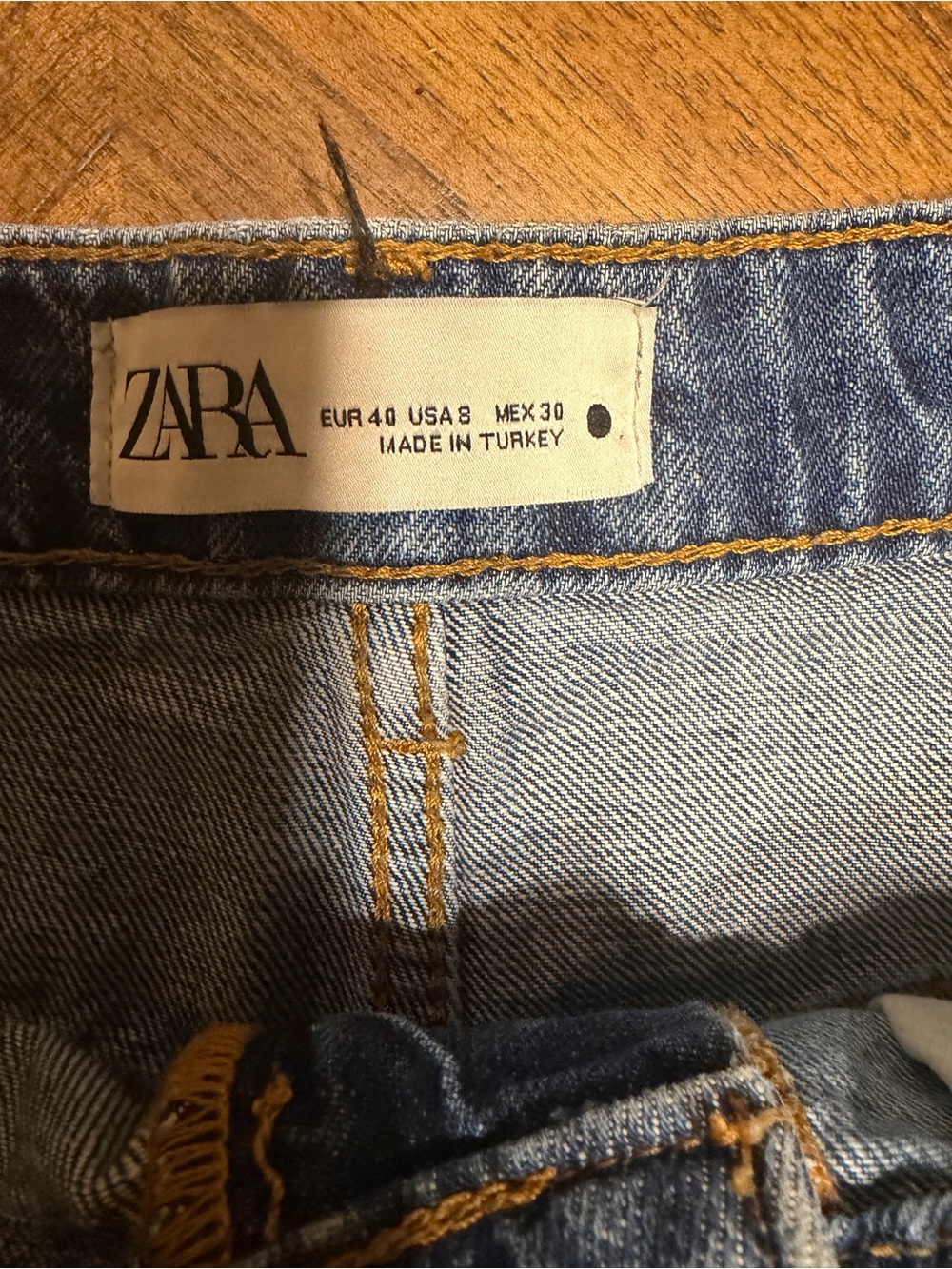 Zara distressed denim shorts size 8 - Picture 3 of 6